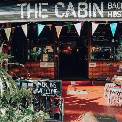 The Cabin Backpackers Hostel & Bar .